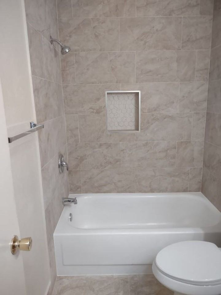 1112 W 5th St #3 - Photo 7 of 20