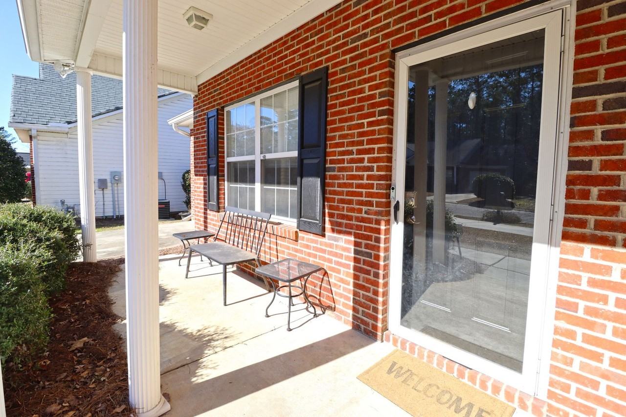 213 Twin Oaks Ln - Photo 2 of 16