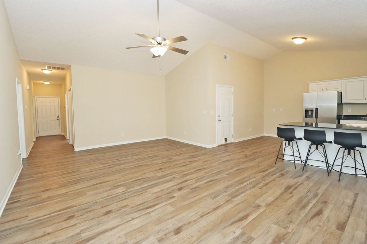 213 Twin Oaks Ln - Photo 6 of 16