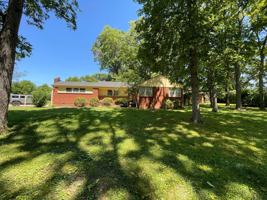 featured image of 821 Lemont Dr