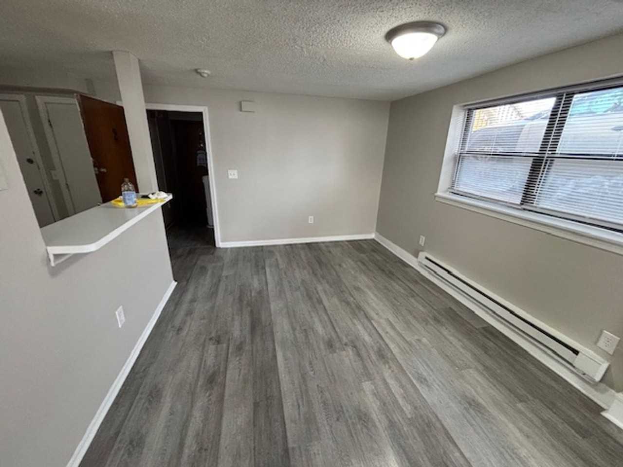 1059-1071 Memorial Ave - Photo 3 of 18