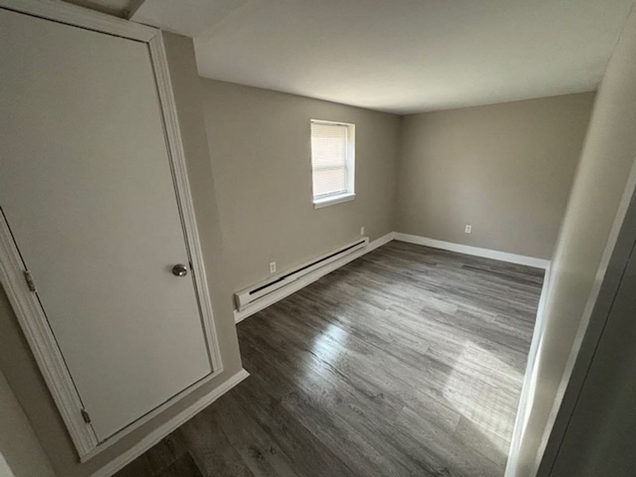 1059-1071 Memorial Ave - Photo 4 of 18