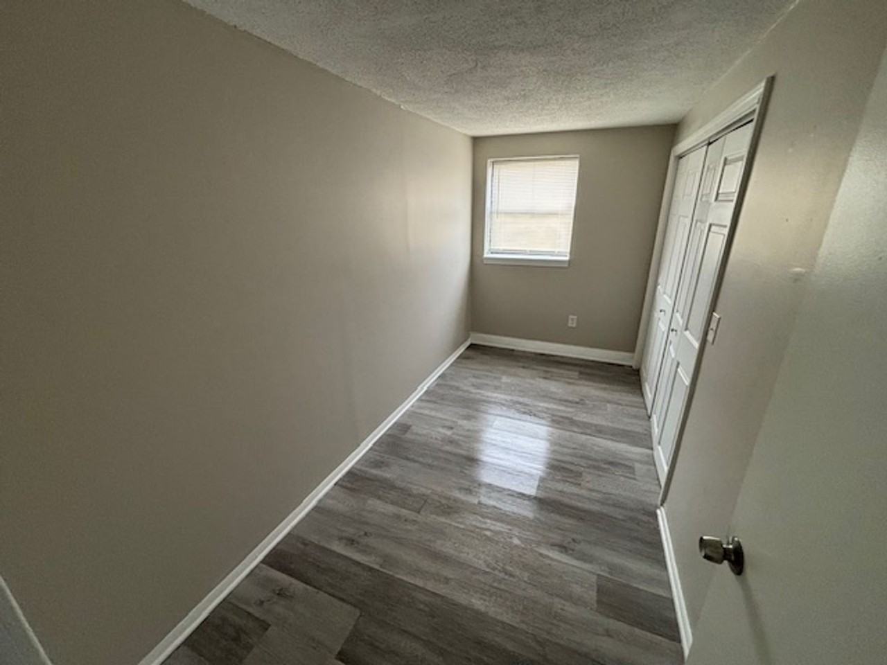 1059-1071 Memorial Ave - Photo 5 of 18