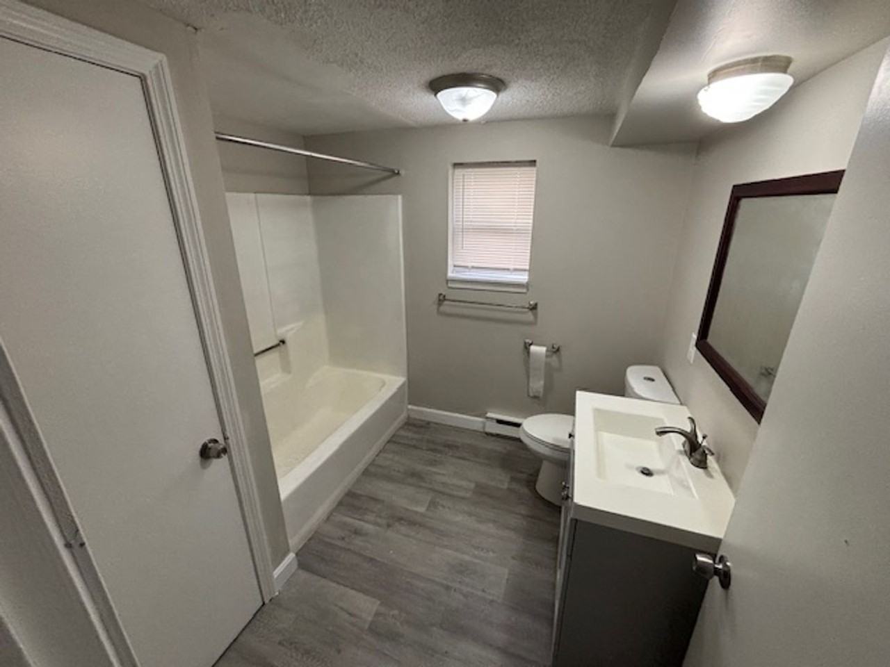 1059-1071 Memorial Ave - Photo 7 of 18