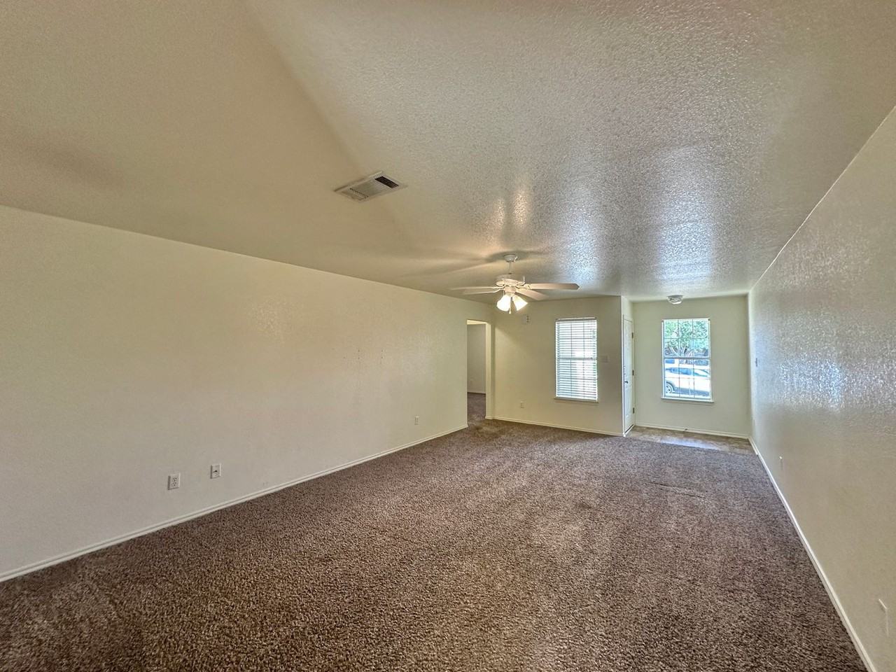 223 Timber Ridge Dr - Photo 5 of 30