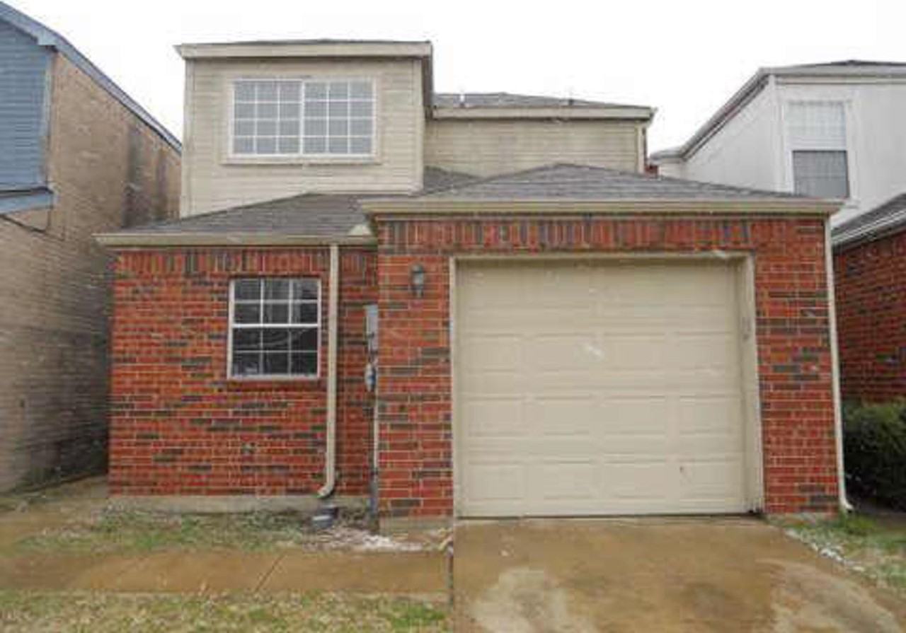 912 Fairbanks Cir - Photo 3 of 14