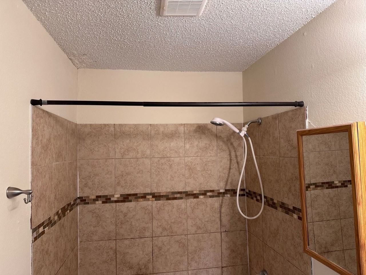 912 Fairbanks Cir - Photo 7 of 14