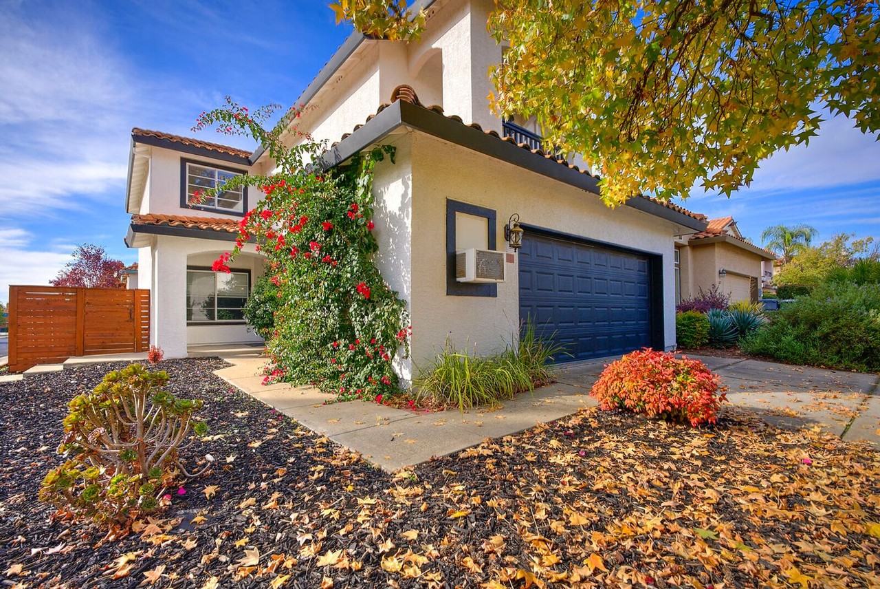 2701 San Marcos Ct - Photo 2 of 30