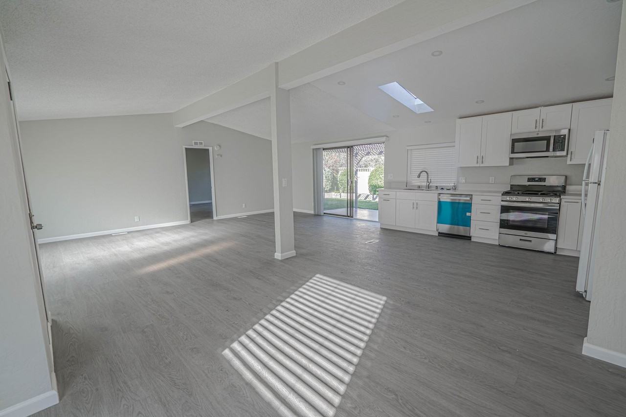 32067 Emerald Ln - Photo 4 of 19