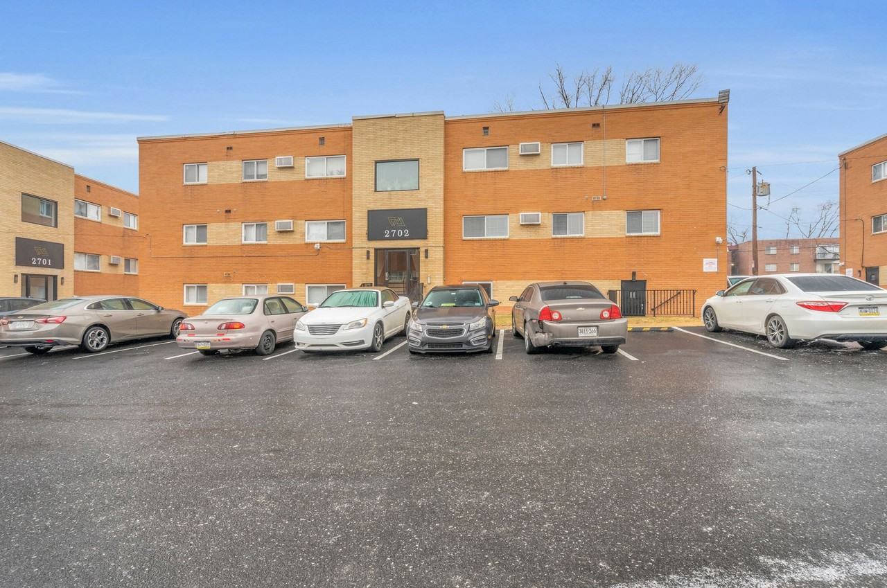 Welsh Manor - Photo 6 of 25