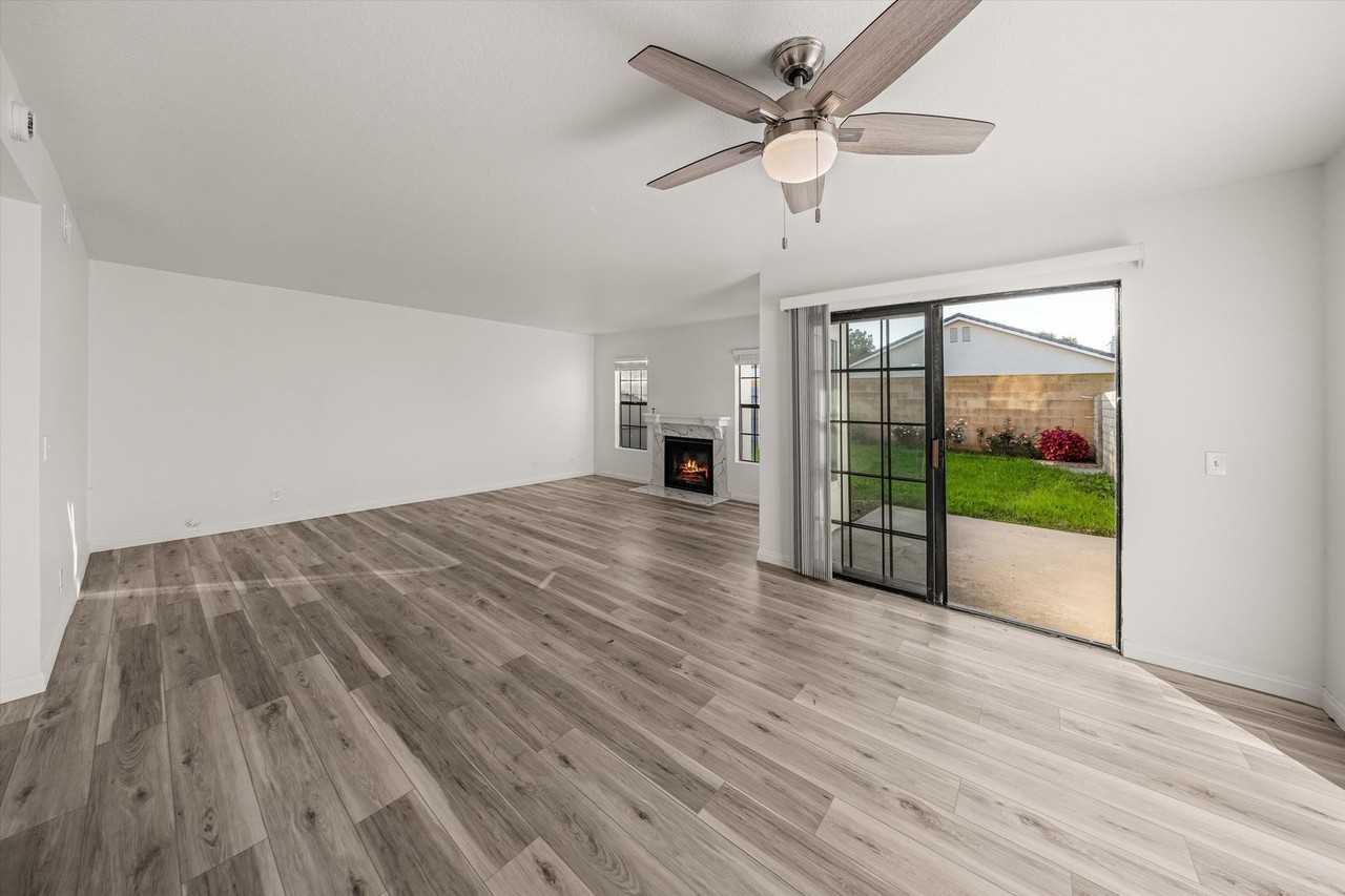 1750 W 7th St - Photo 5 of 40