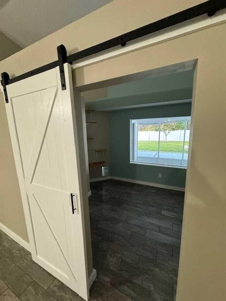 1013 Salina St Se - Photo 7 of 21