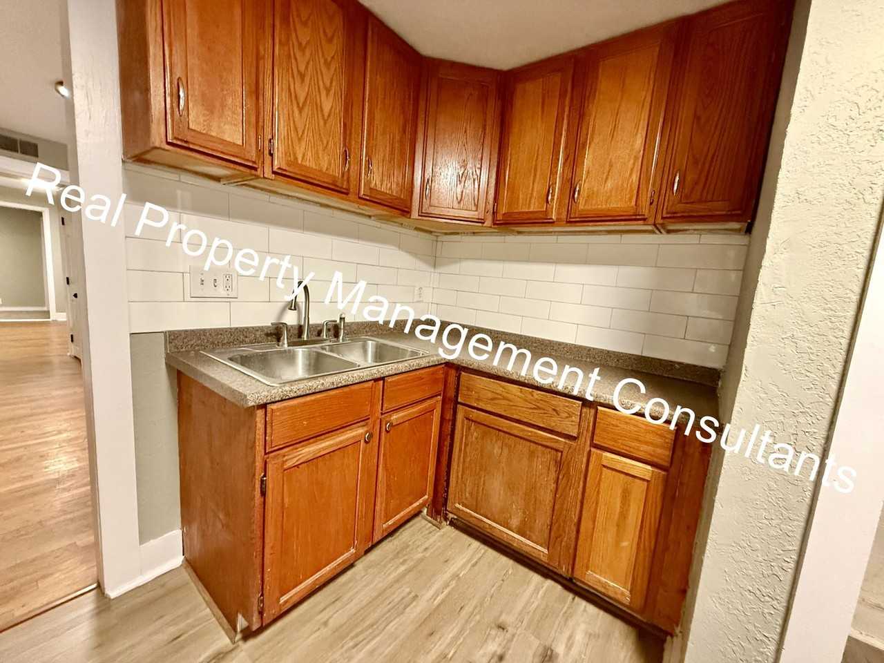 1708 Metropolitan Ave #B - Photo 6 of 19