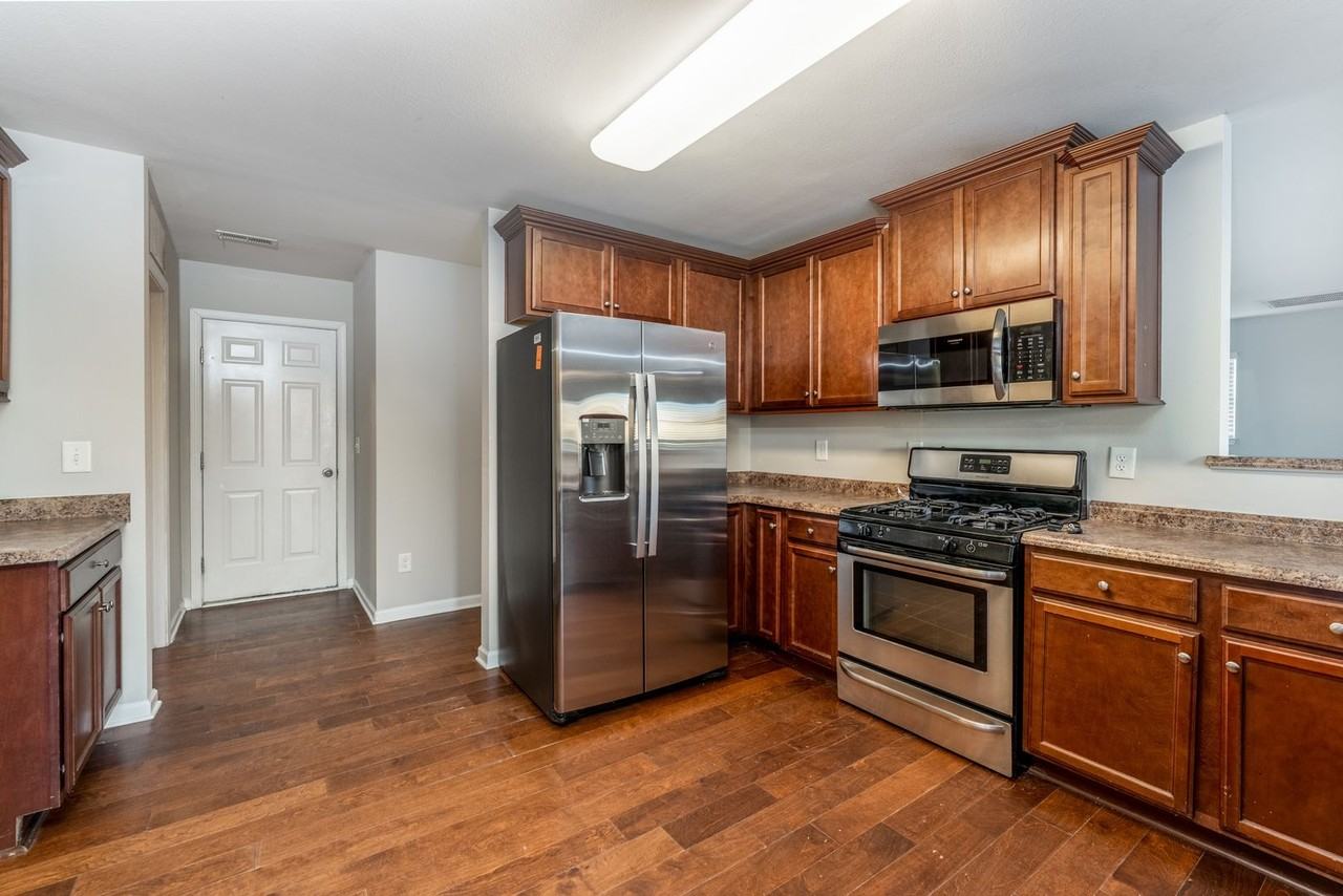 164 Solstice Dr - Photo 2 of 46