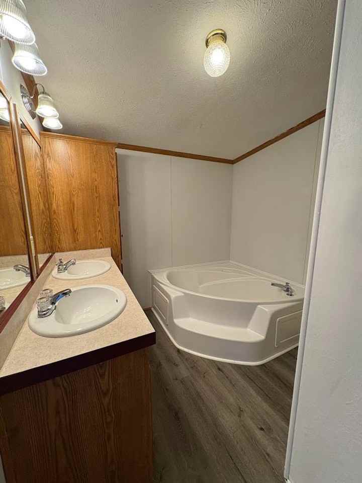 4128 27th Ter Ne - Photo 6 of 18