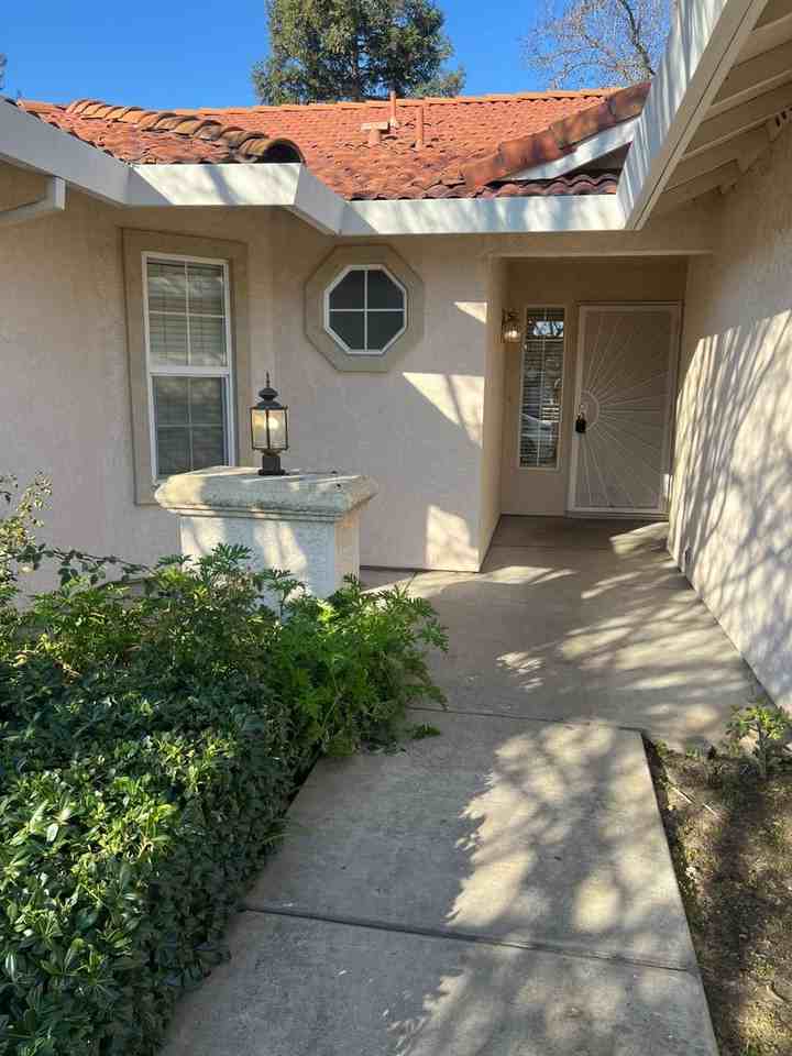 231 Ocean Ct - Photo 2 of 13