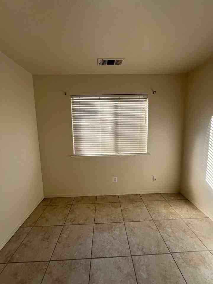 231 Ocean Ct - Photo 5 of 13