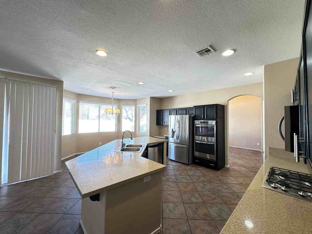 10400 Falls Church Ave - Photo 4 of 32