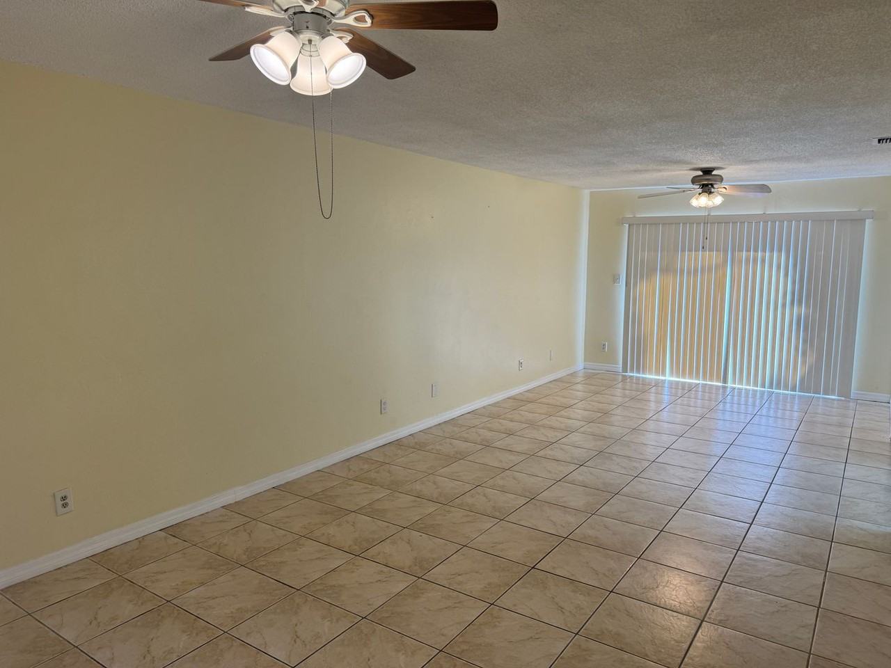 215 Amherst Ave - Photo 2 of 22