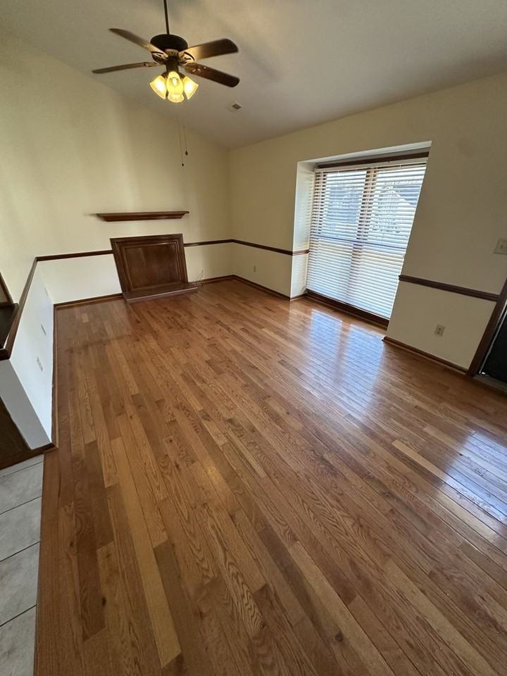 4708 Courtside Pl #D - Photo 2 of 12