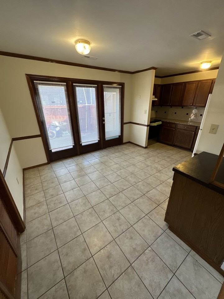 4708 Courtside Pl #D - Photo 3 of 12
