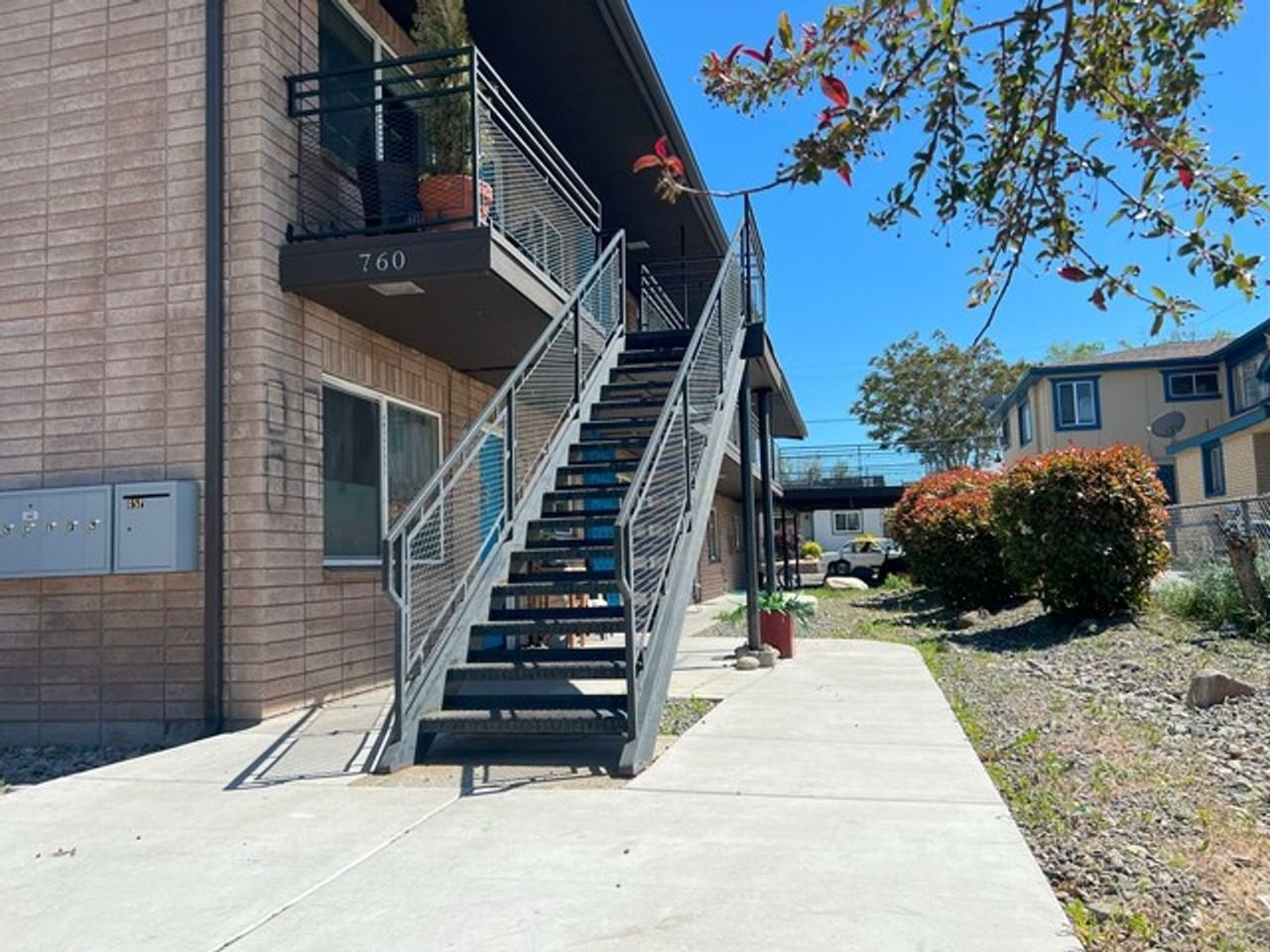 760 Moran St #G - Photo 2 of 9