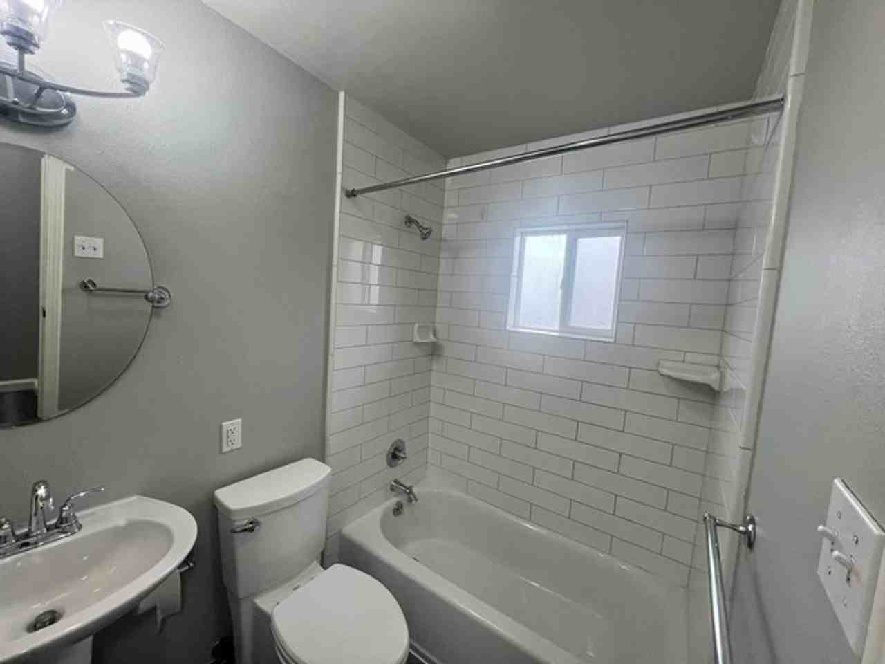 760 Moran St #G - Photo 6 of 9