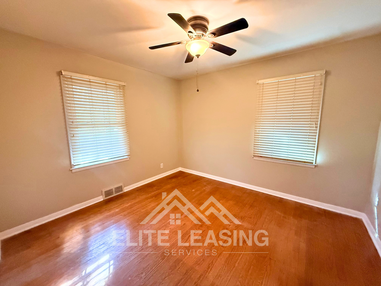 4309 Sw 17th Ter - Photo 5 of 9