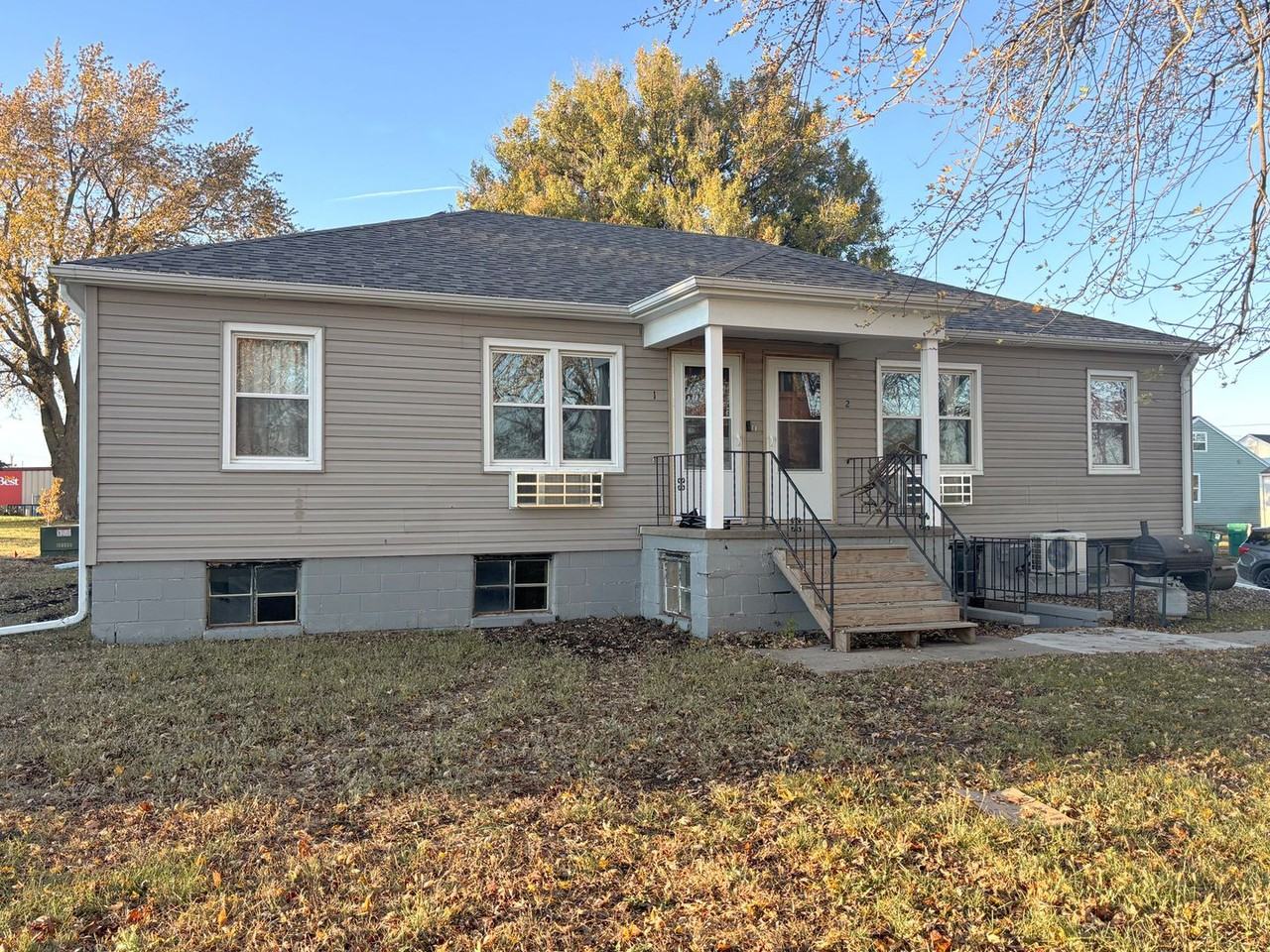 704 Hickory St - Photo 2 of 23