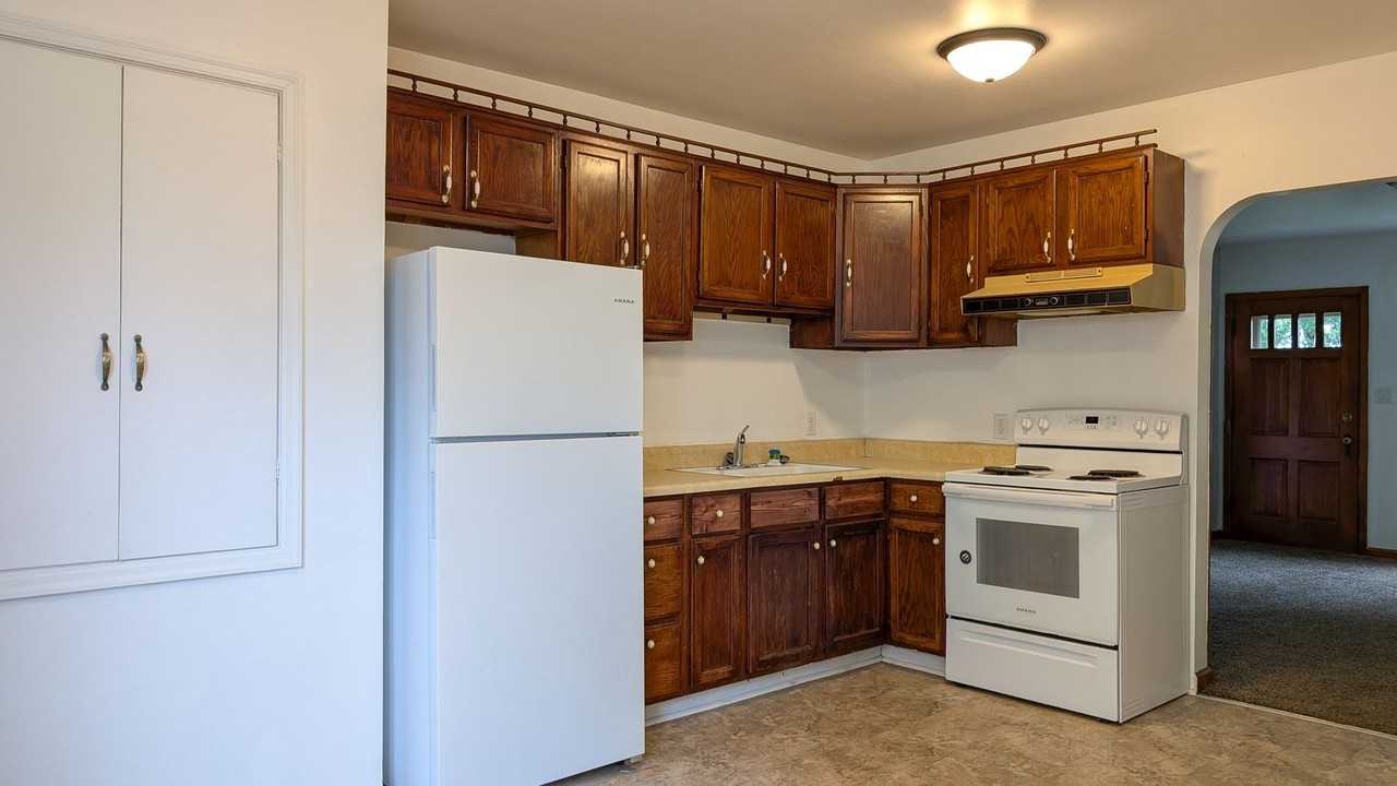 704 Hickory St - Photo 4 of 23