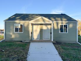 Duplex: Fully Remodeled 2024 Now Available - Photo 1 of 1