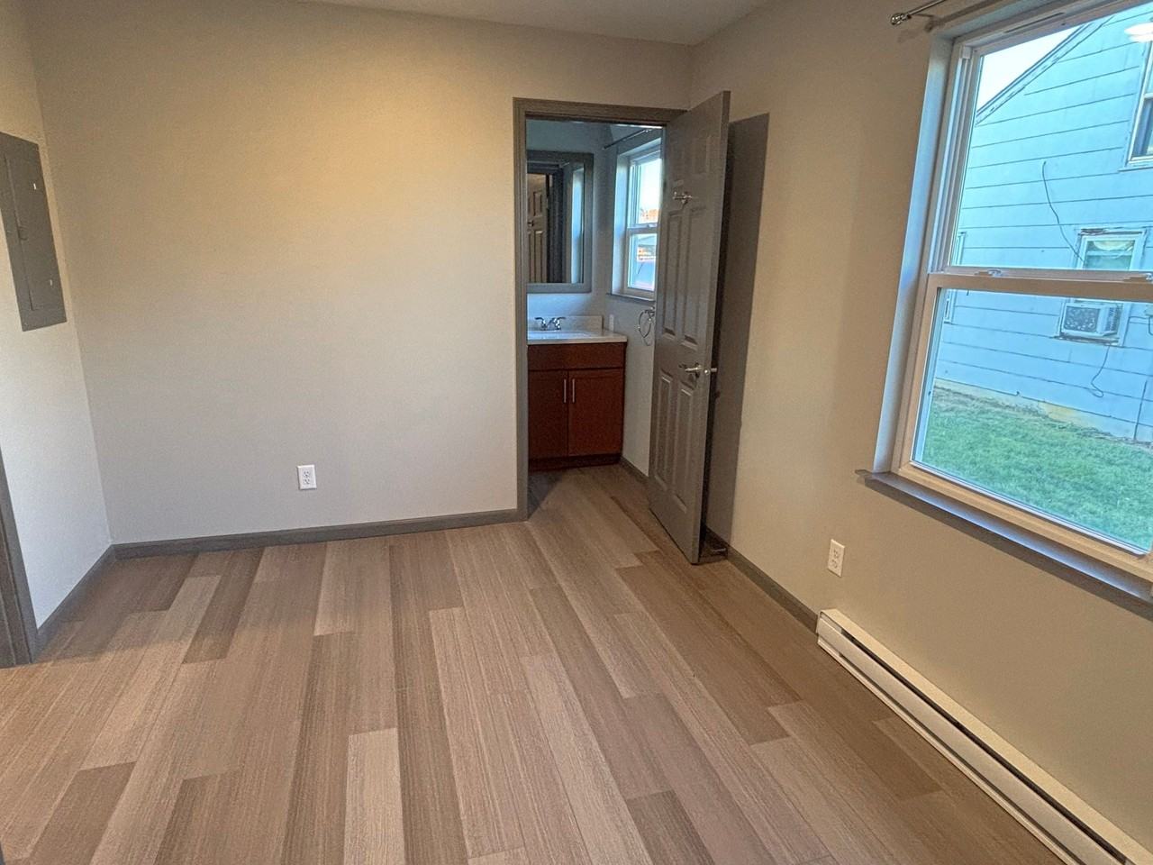 Duplex: Fully Remodeled 2024 Now Available - Photo 6 of 9