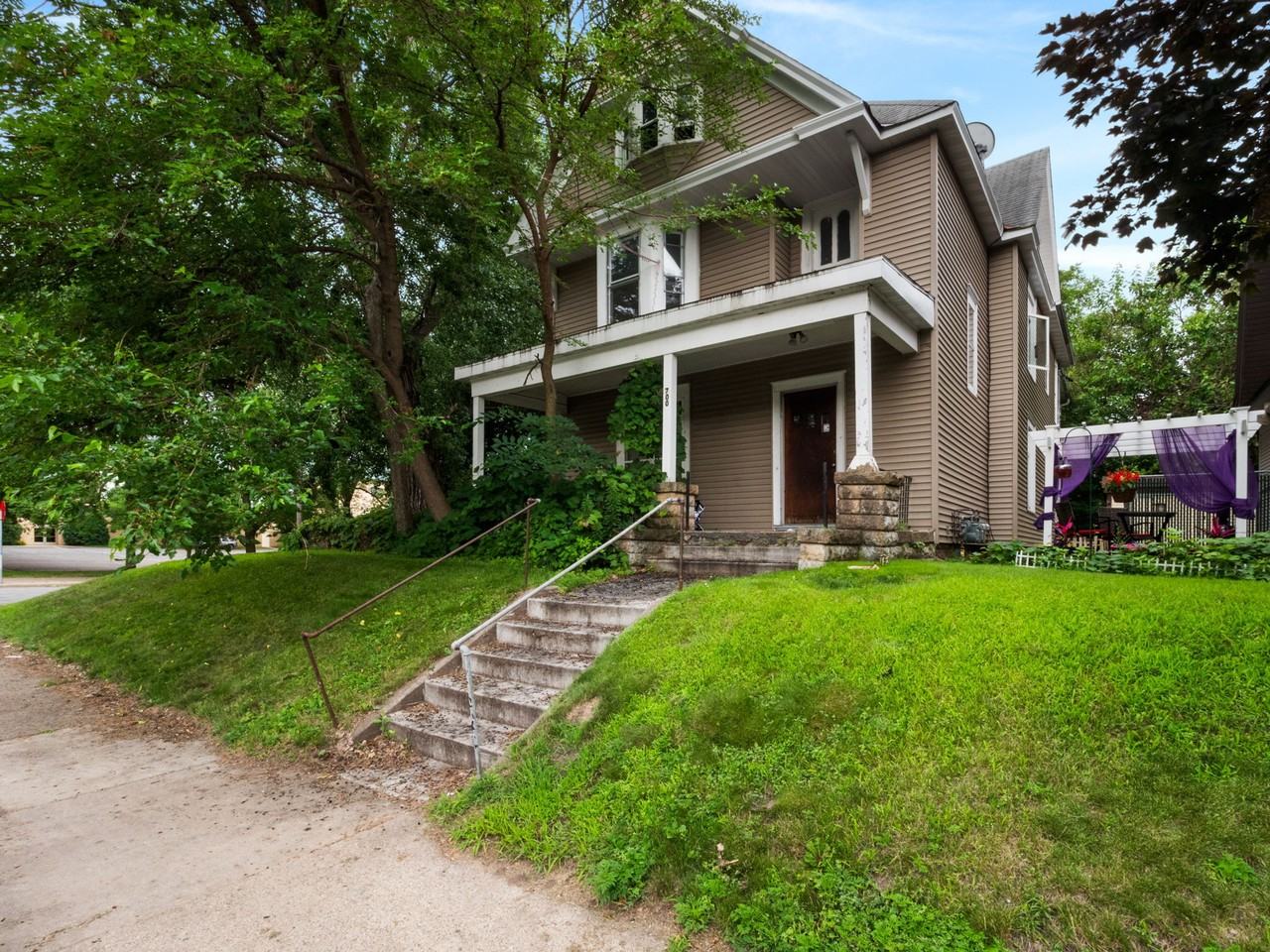 700 University Ave Ne #1 - Photo 7 of 17