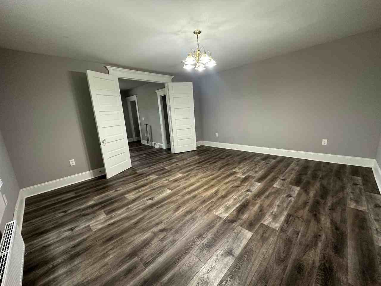 403 W Columbia Ave - Photo 2 of 7