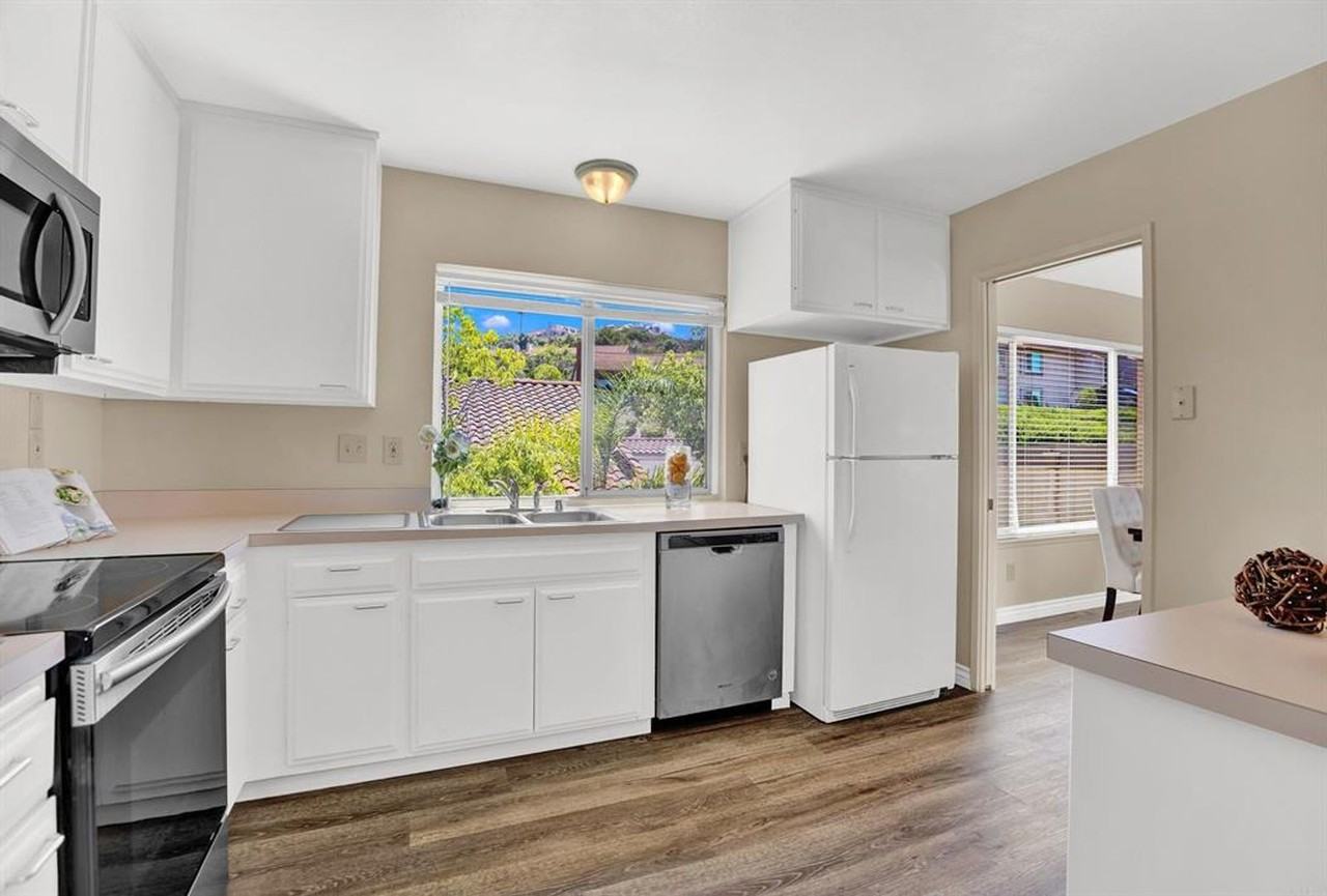 17486 Plaza Dolores - Photo 5 of 13