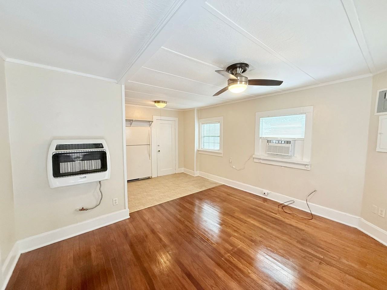 1720 E La Rua St #B - Photo 2 of 7