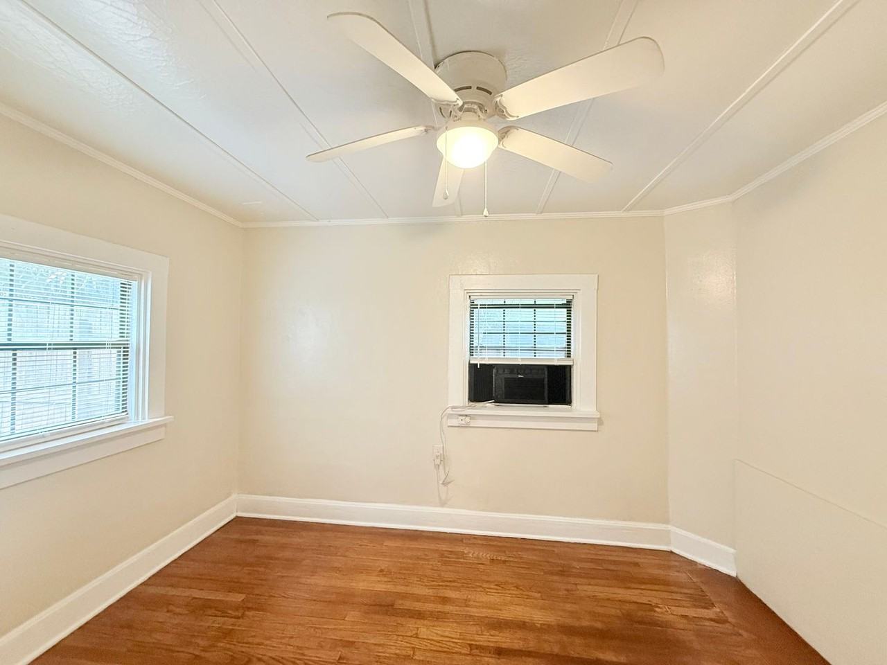 1720 E La Rua St #B - Photo 5 of 7