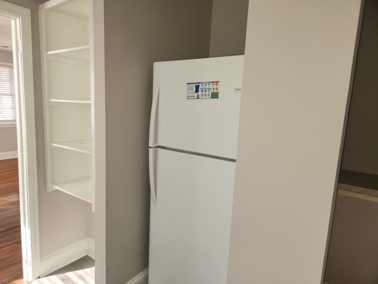 3836 Shaw St - Photo 4 of 7