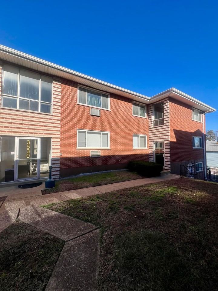 3530 Morganford Rd - Photo 2 of 20