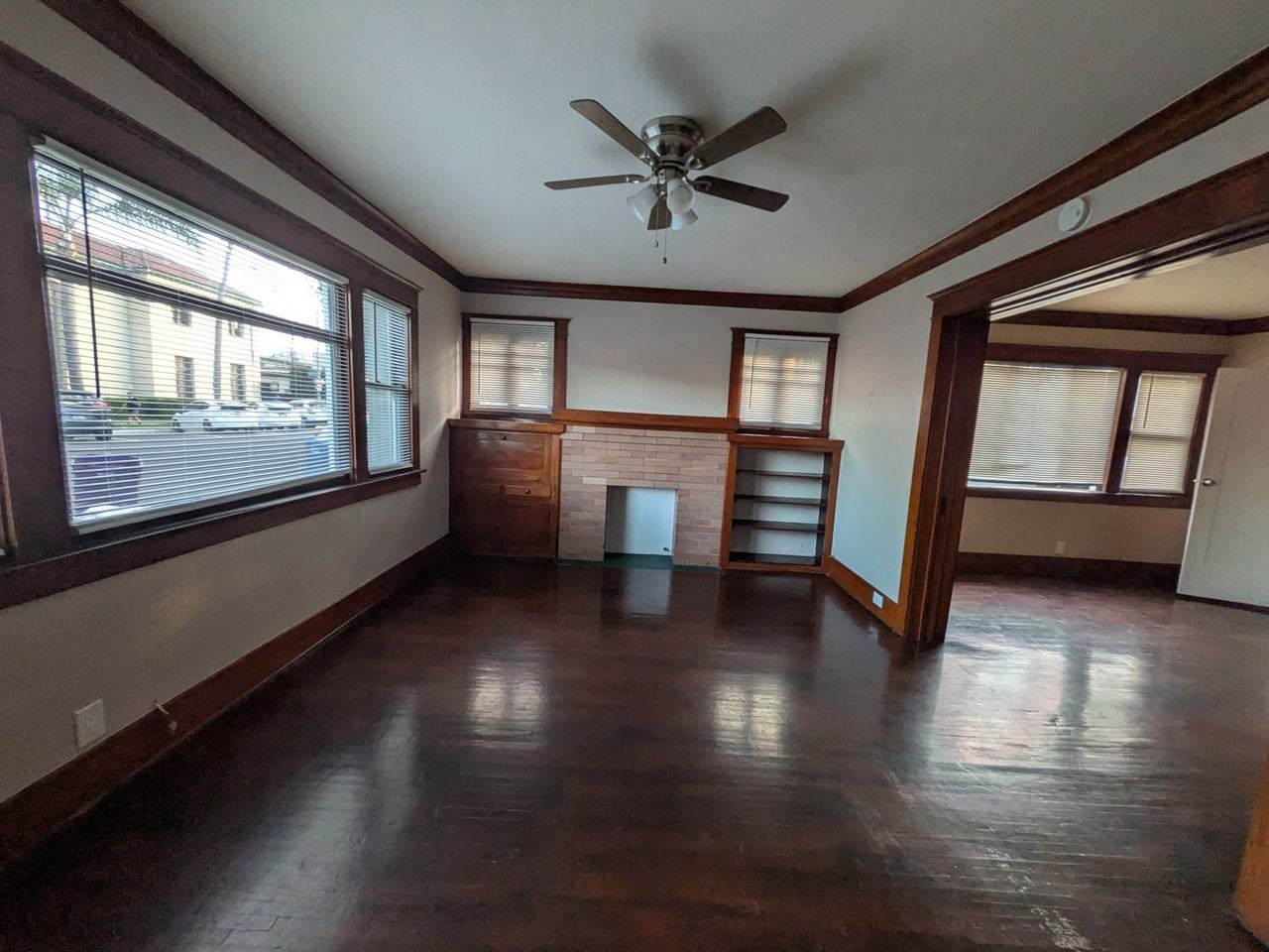 285-295 Cerritos Ave - Photo 6 of 16