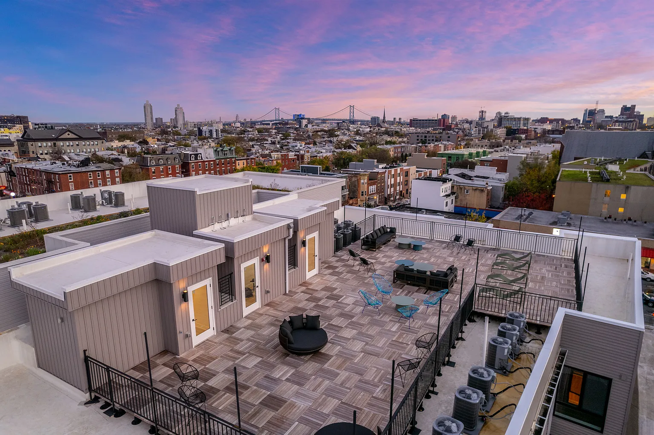 629 W Girard Ave - Photo 3 of 44