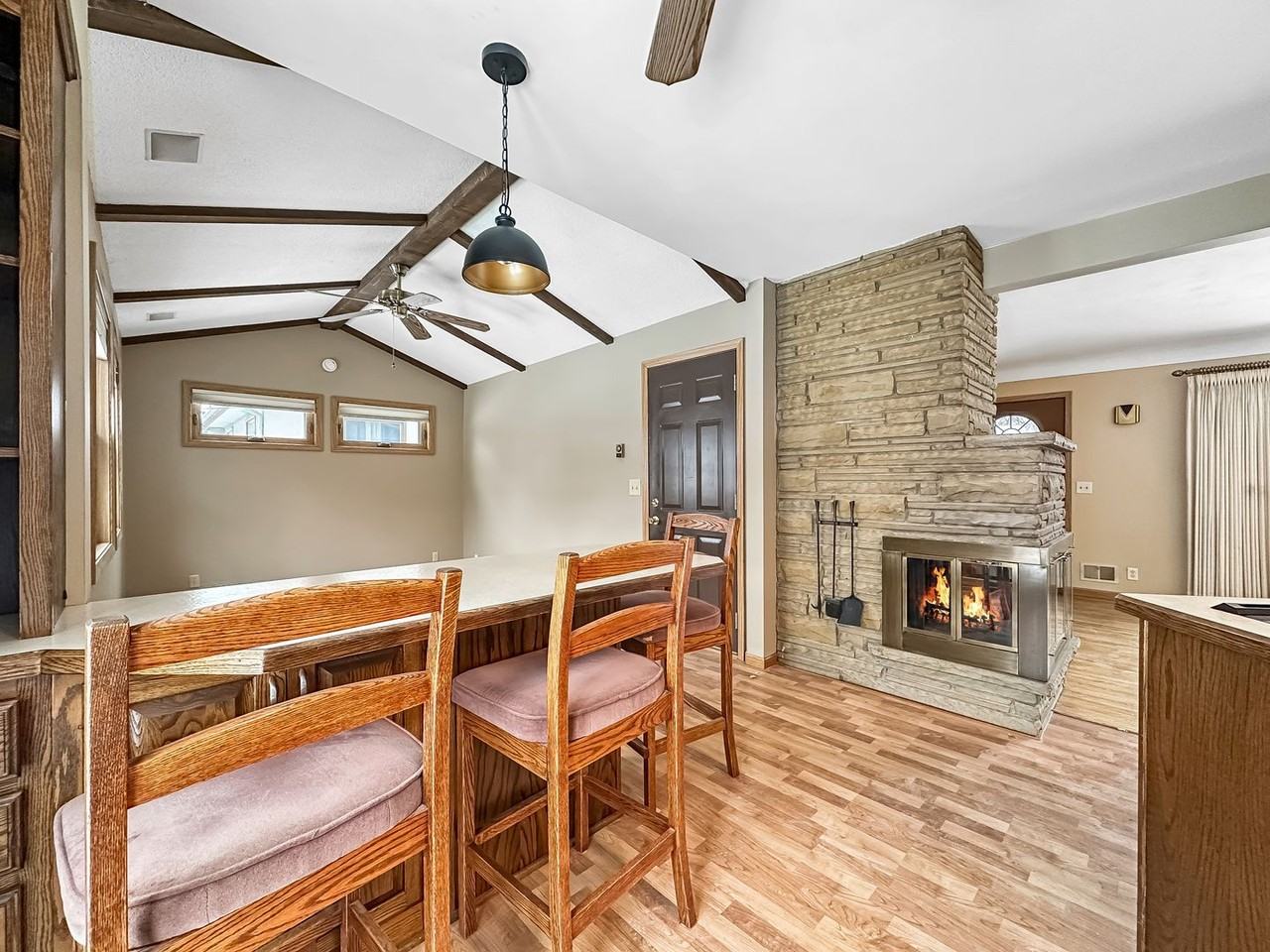 4624 Maryland Ave N - Photo 4 of 24