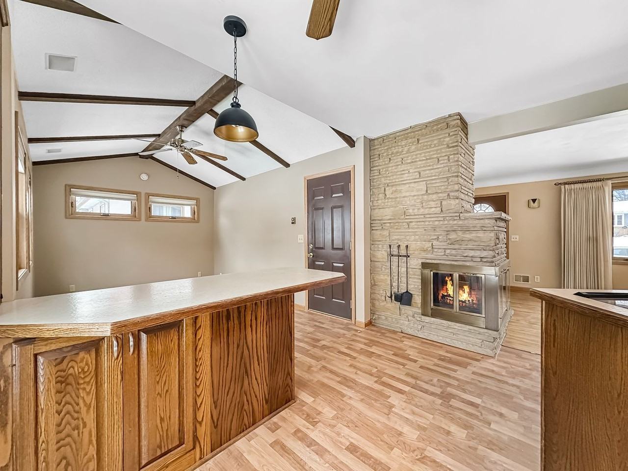 4624 Maryland Ave N - Photo 6 of 24