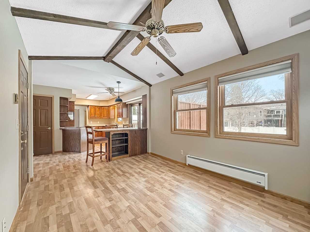 4624 Maryland Ave N - Photo 7 of 24