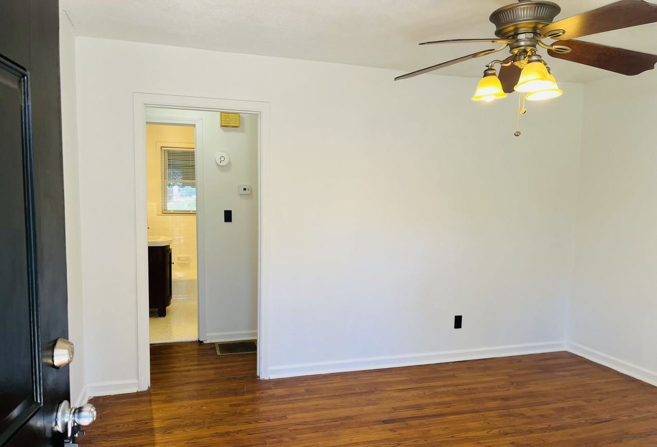 50 Lone Oak St - Photo 2 of 19