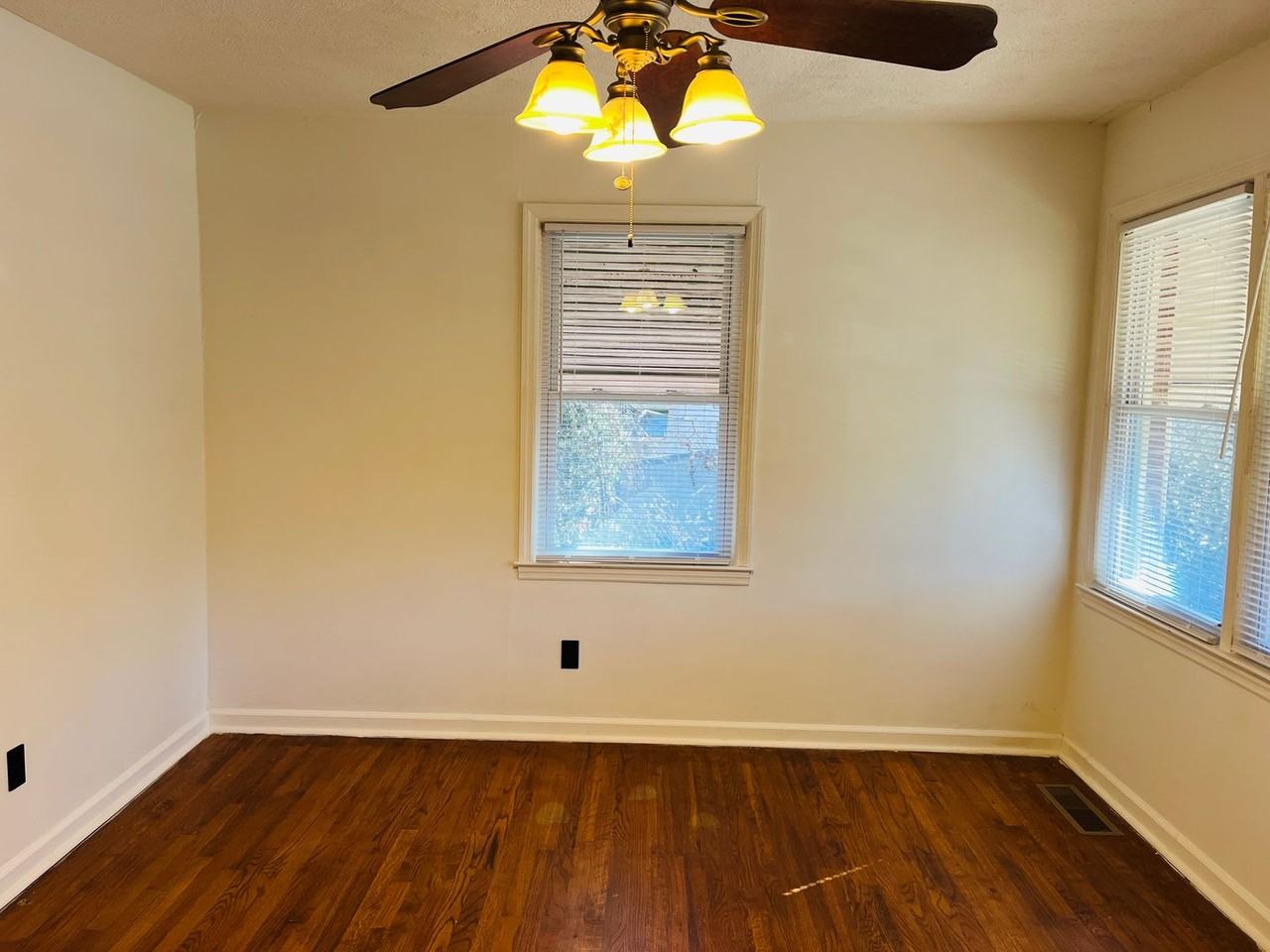 50 Lone Oak St - Photo 3 of 19