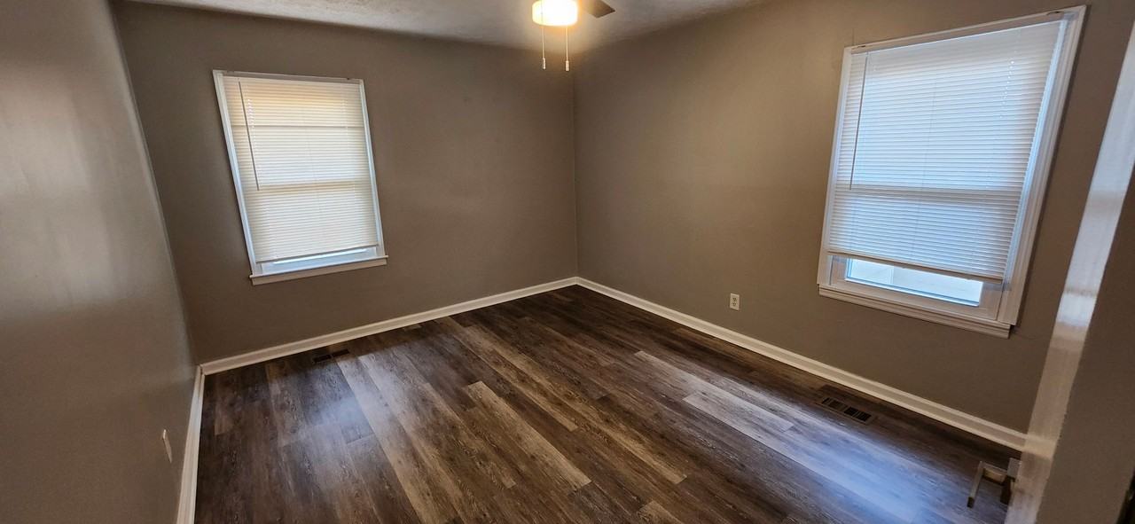 1073 54th St - Photo 6 of 16