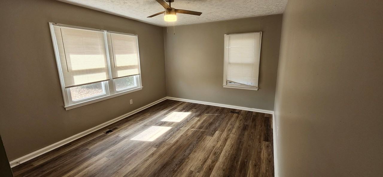 1073 54th St - Photo 7 of 16