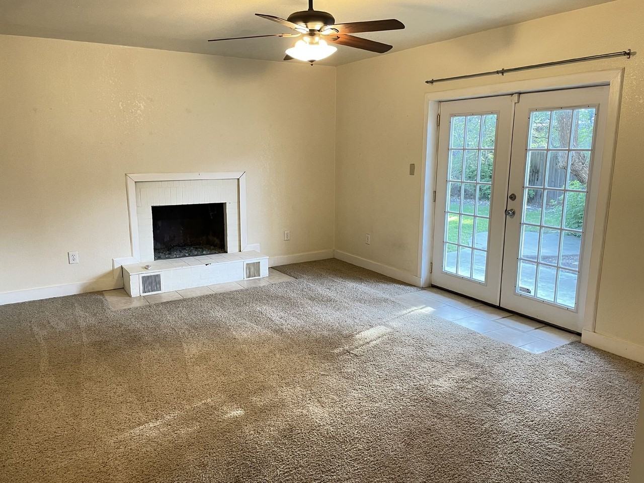 2706 27th St - Photo 2 of 18