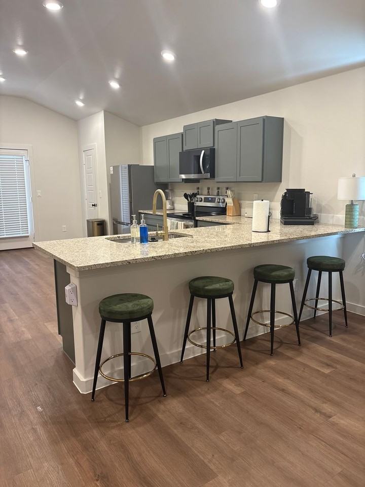 2139 Langford Ave - Photo 4 of 14